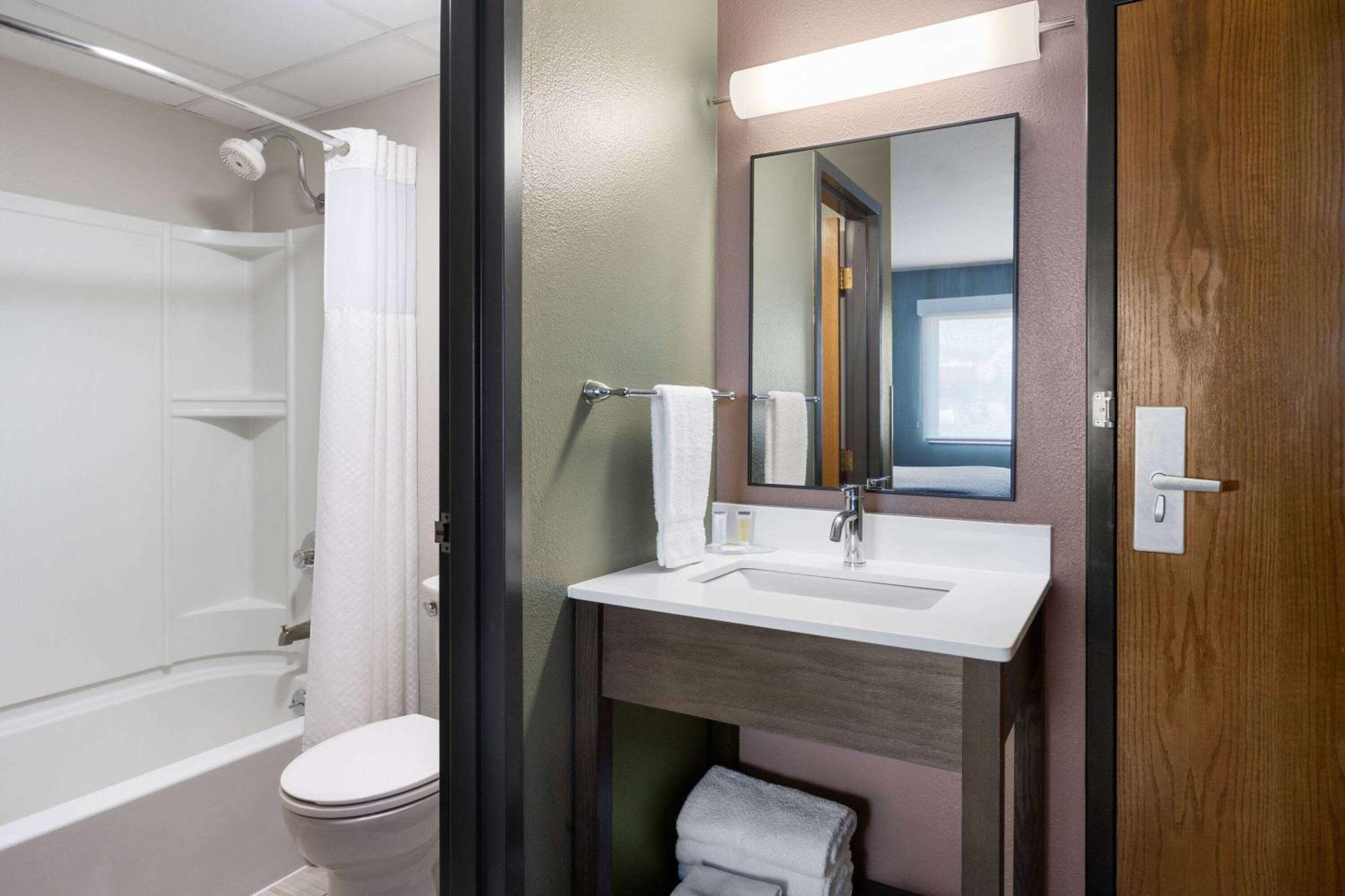 ซูเปอร์ 8 บาย วินด์แฮม โคลัมบัส Hotel Columbus ภายนอก รูปภาพ
